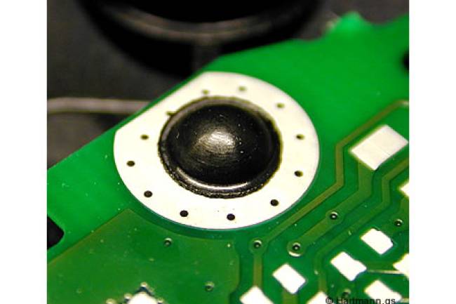  Fixierung einer Leiterplatte in einem Kunststoffbauelement durch Umformung von PA6-GF30-Domen