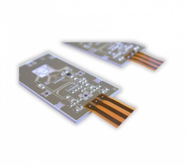 Lötung einer Flexfolie auf einer Aluminiumoxid-Leiterplatte