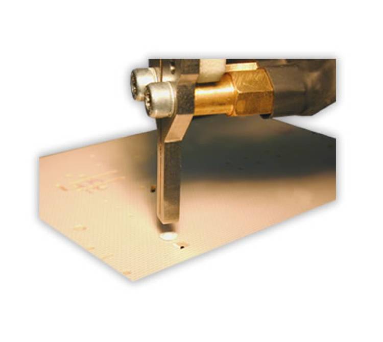 Heißverstemmanwendung zur Fixierung einer Leiterplatte in einem Kunststoffgehäuse.